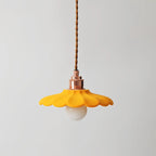 Lampa Wisząca Retro z Ceramicznym Kloszem w Kształcie Płatka
