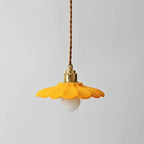 Lampa Wisząca Retro z Ceramicznym Kloszem w Kształcie Płatka