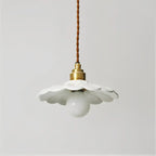Lampa Wisząca Retro z Ceramicznym Kloszem w Kształcie Płatka