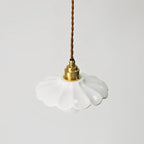 Lampa Wisząca Retro z Ceramicznym Kloszem w Kształcie Płatka
