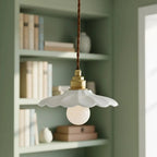 Lampa Wisząca Retro z Ceramicznym Kloszem w Kształcie Płatka