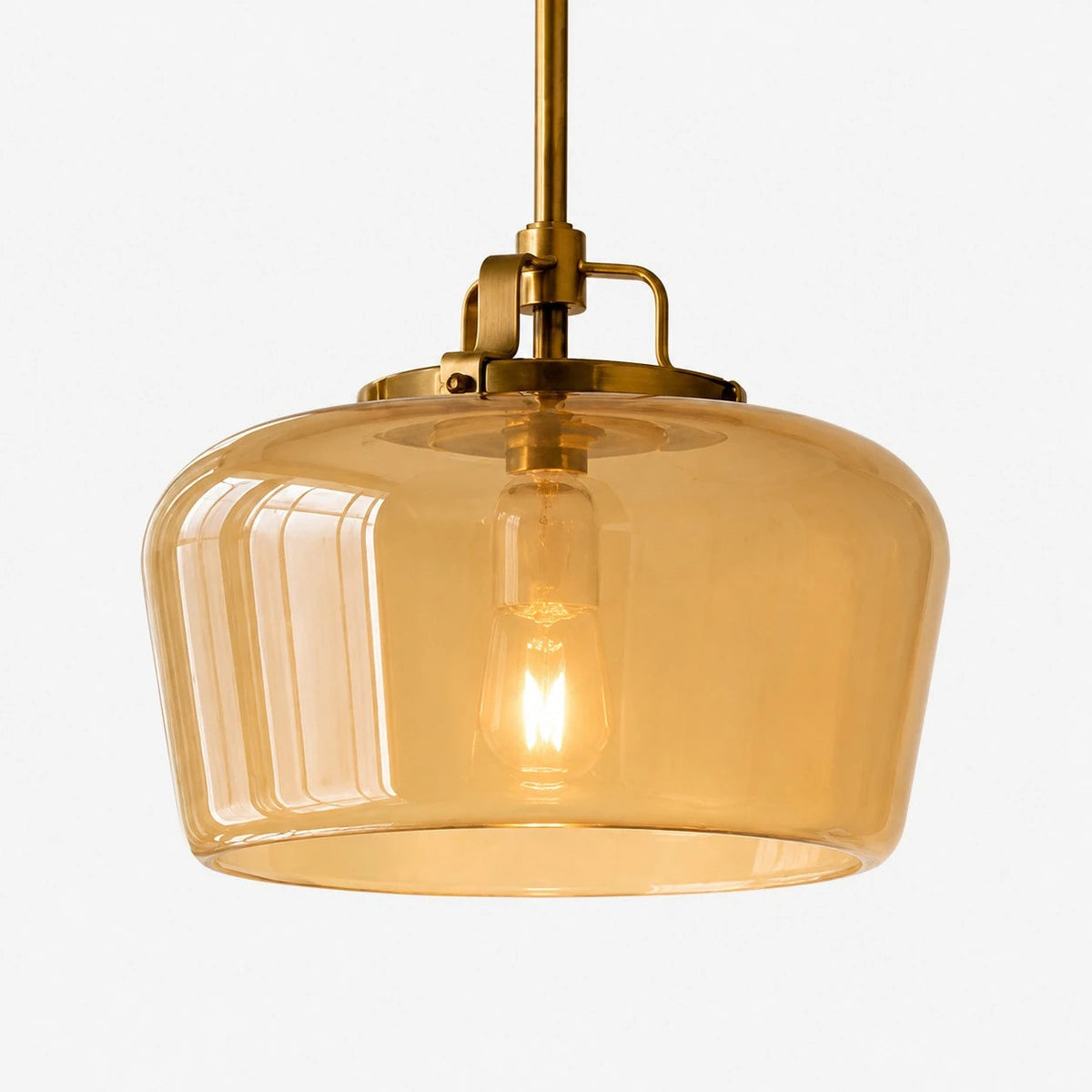 Lampa Wisząca Retro z Kloszem Szklanym na Mosiężnym Stelażu
