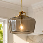 Lampa Wisząca Retro z Kloszem Szklanym na Mosiężnym Stelażu