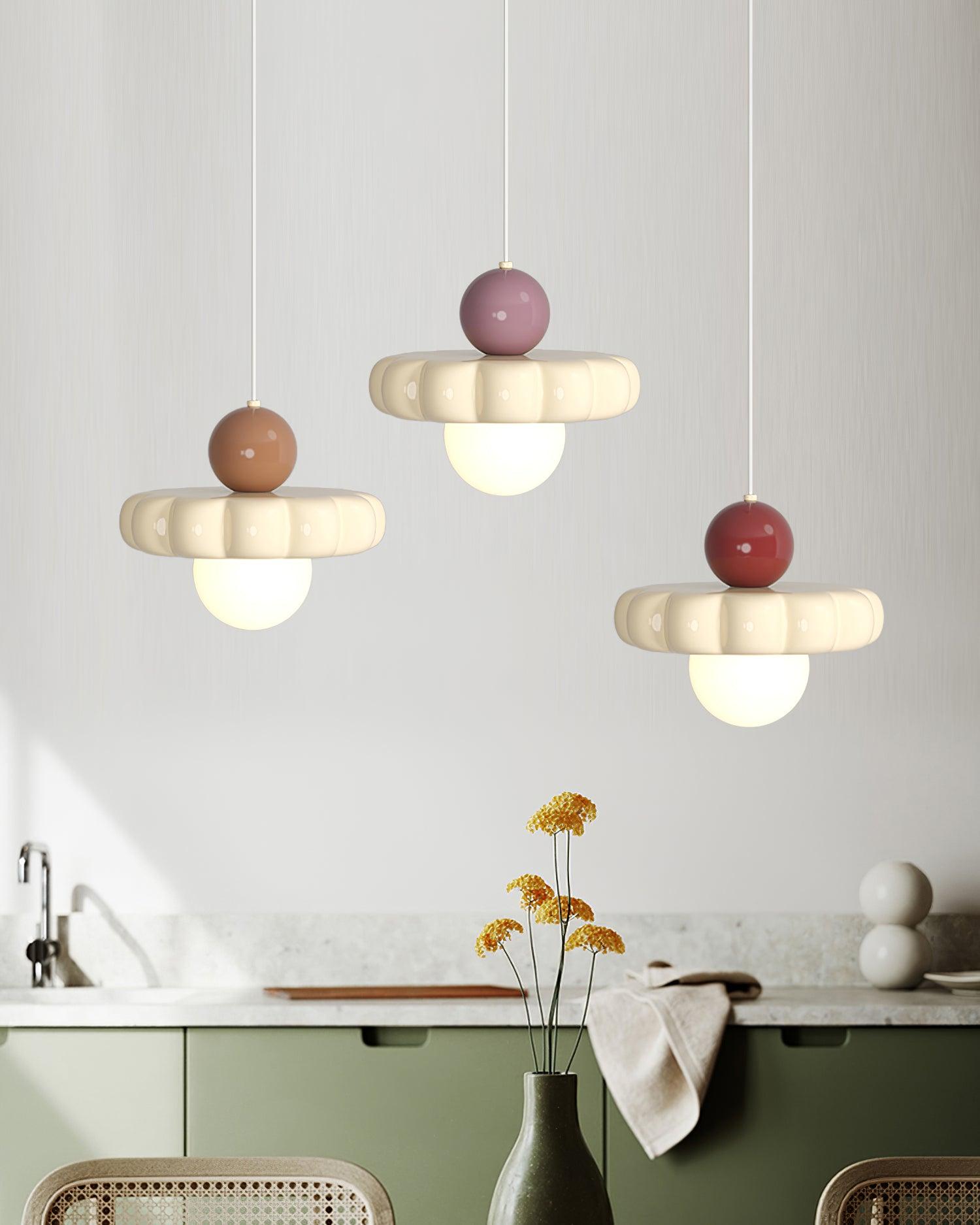 Lampa Wisząca Retro z Kloszem w Kształcie Chmury i Kulistym Dyfuzorem