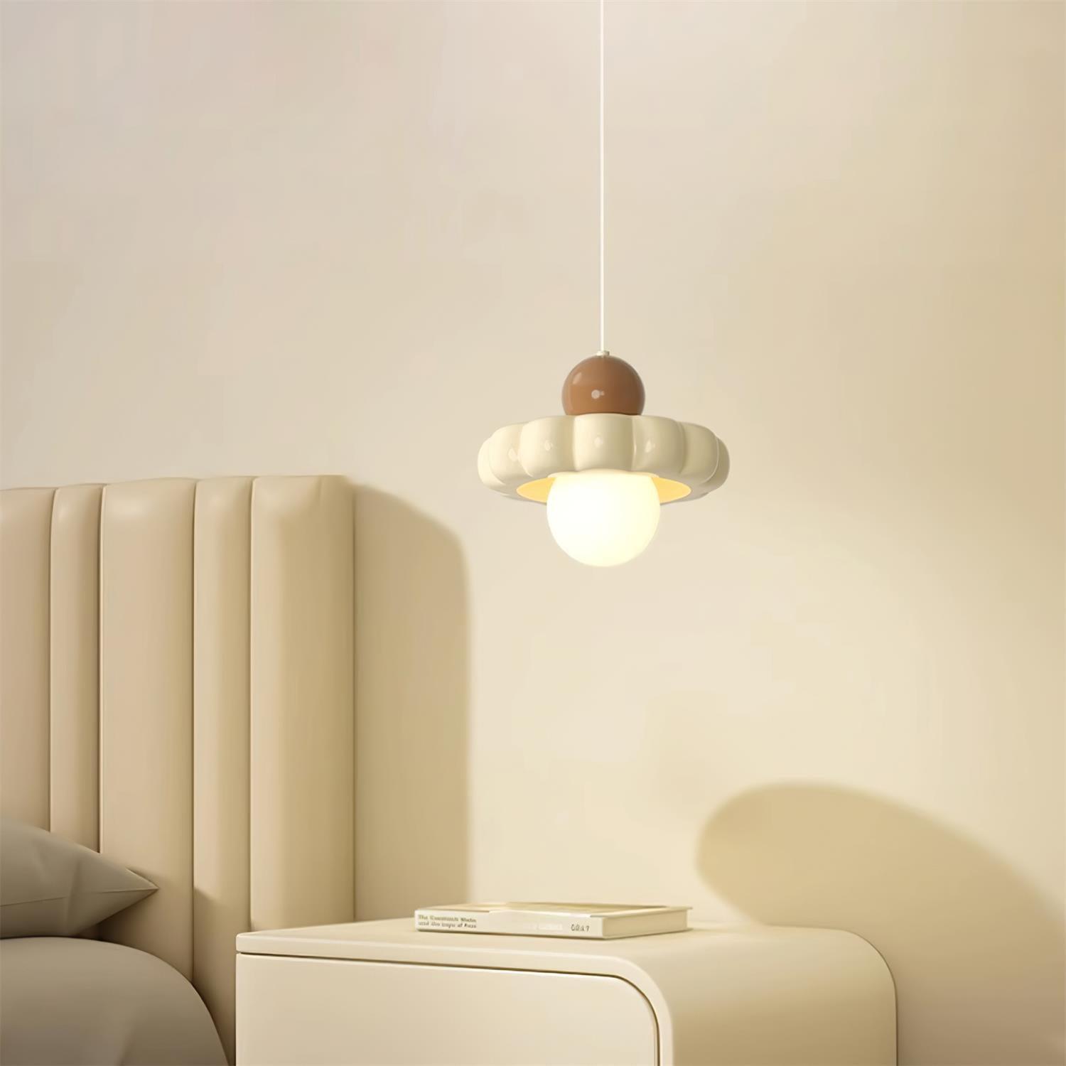 Lampa Wisząca Retro z Kloszem w Kształcie Chmury i Kulistym Dyfuzorem
