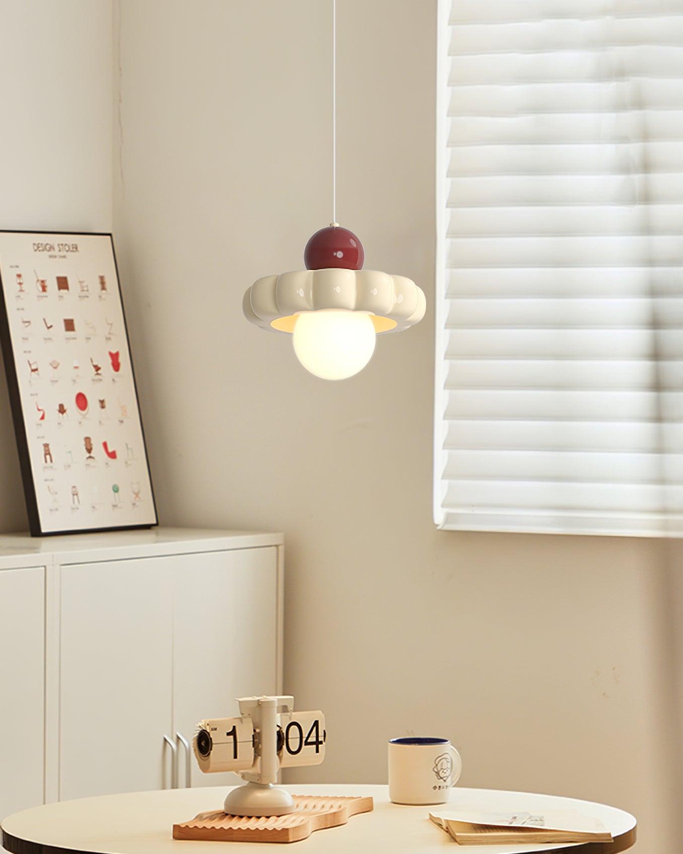 Lampa Wisząca Retro z Kloszem w Kształcie Chmury i Kulistym Dyfuzorem