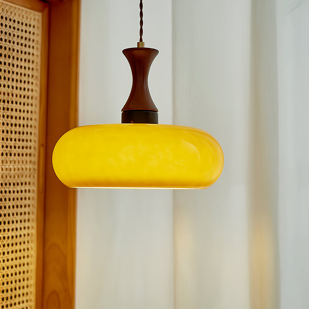 Lampa Wisząca Retro ze Szklanym Kloszem i Drewnianym Elementem
