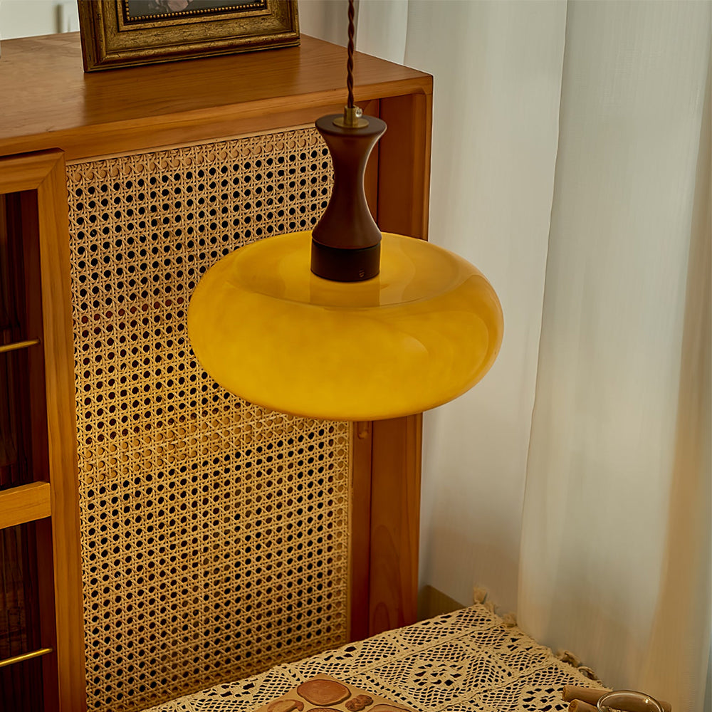 Lampa Wisząca Retro ze Szklanym Kloszem i Drewnianym Elementem