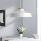 Lampa Wisząca Skandynawska z Drewnianym Detalem i Płaskim Kloszem