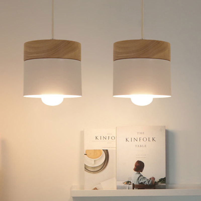 Lampa Wisząca Skandynawska z Drewnianym Kloszem i Metalowym Abażurem