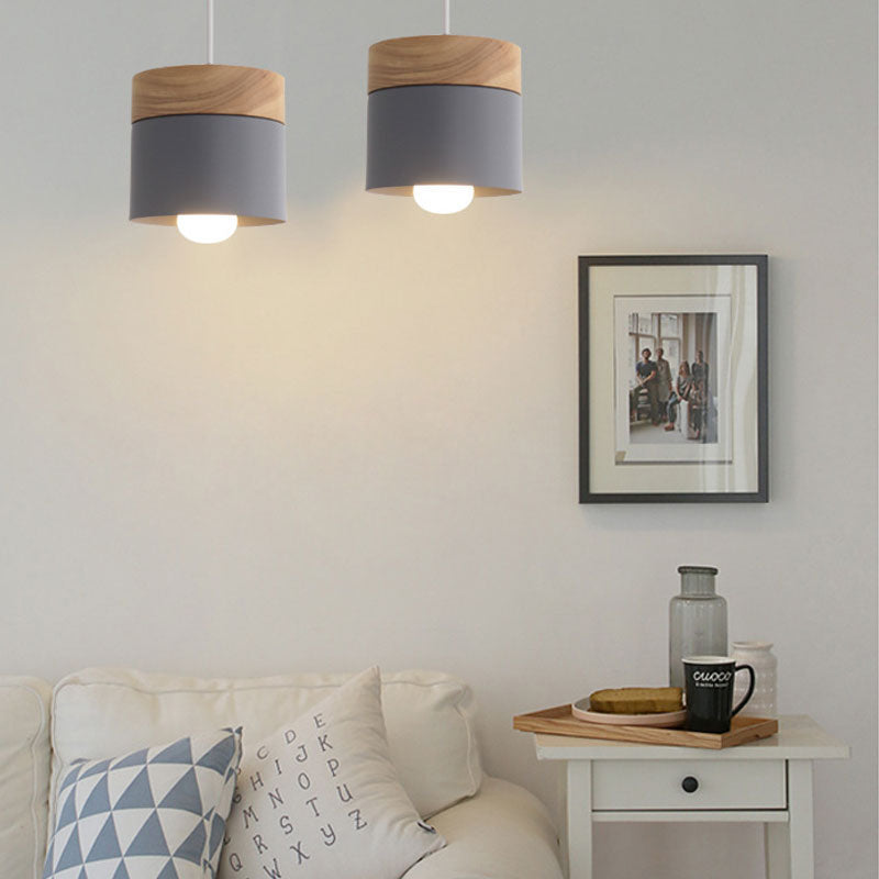 Lampa Wisząca Skandynawska z Drewnianym Kloszem i Metalowym Abażurem