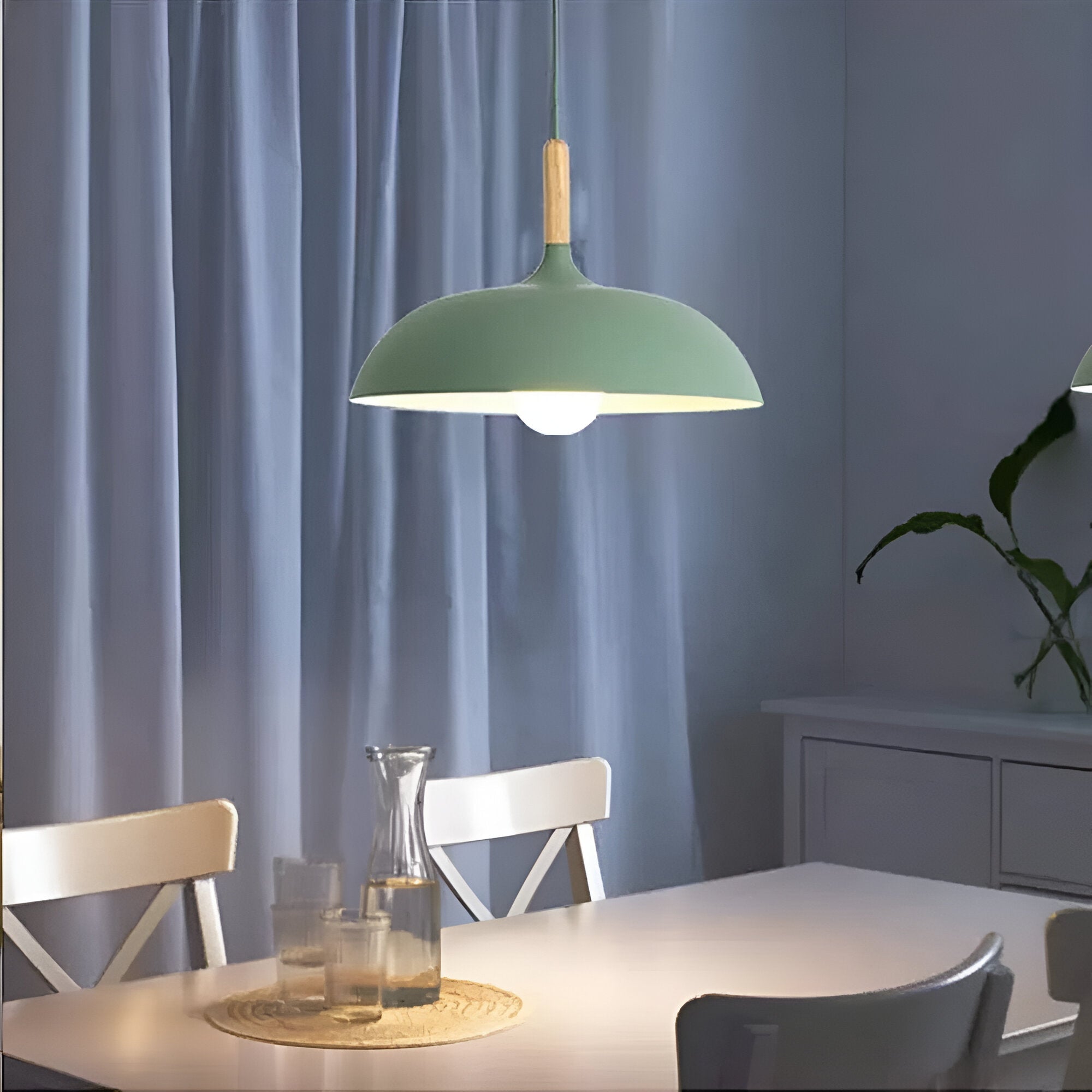 Lampa Wisząca Skandynawska z Okrągłym Kloszem i Drewnianym Akcentem