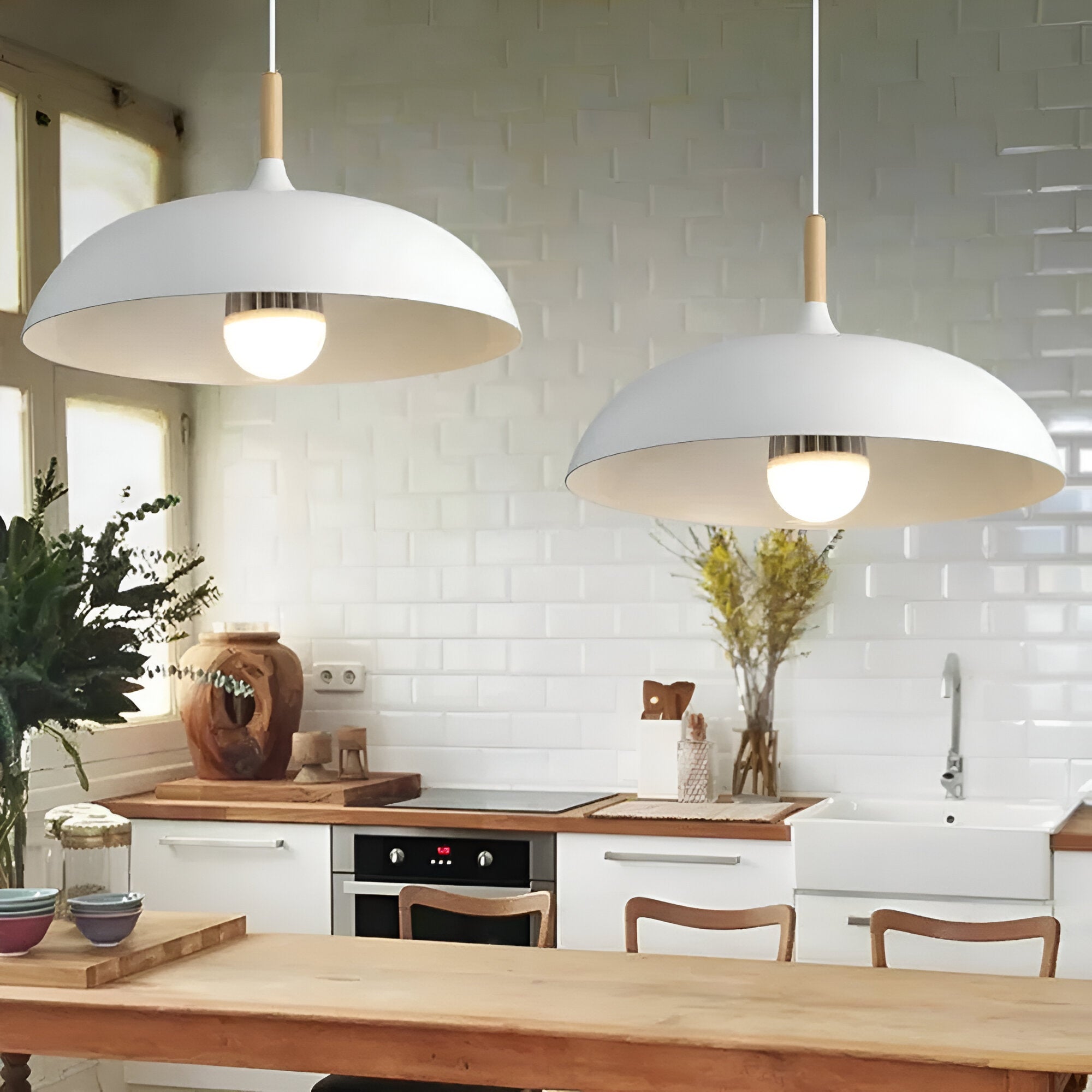 Lampa Wisząca Skandynawska z Okrągłym Kloszem i Drewnianym Akcentem