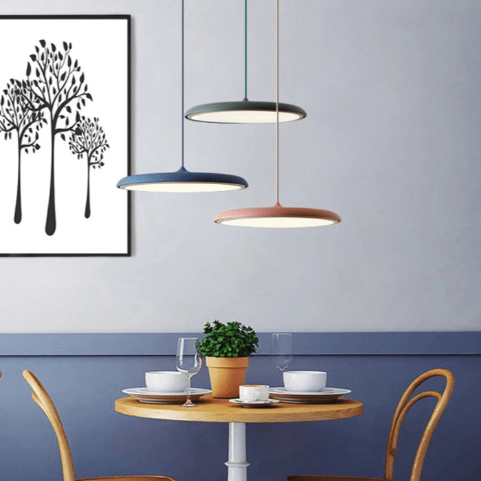 Lampa Wisząca Skandynawska z Płaskim Kloszem i Zintegrowanym Oświetleniem