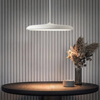Lampa Wisząca Skandynawska z Płaskim Kloszem i Zintegrowanym Oświetleniem