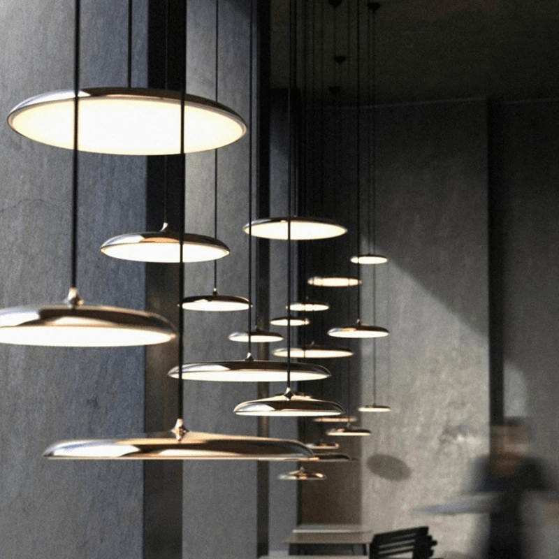 Lampa Wisząca Skandynawska z Płaskim Kloszem i Zintegrowanym Oświetleniem