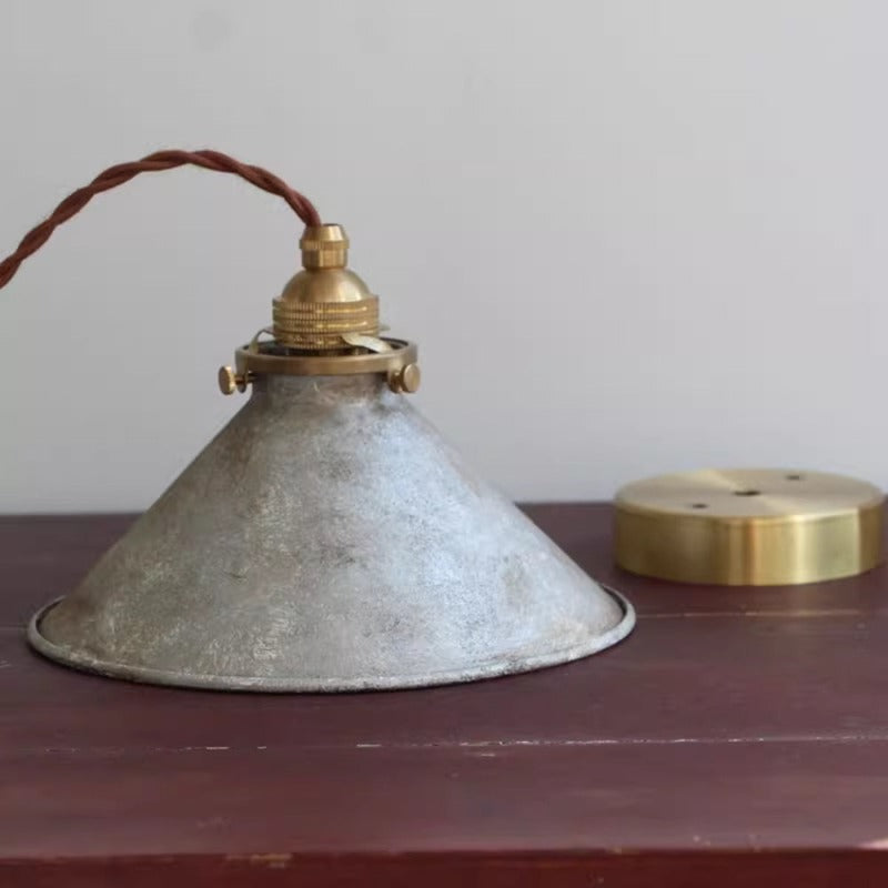 Lampa Wisząca Vintage Wiejska Stożkowa Metalowa z Mosiężnym Wykończeniem