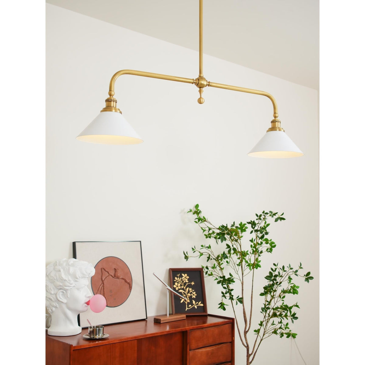 Lampa Wisząca Vintage z Dwiema Kloszami i Mosiężną Ramą
