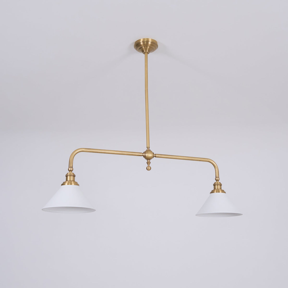 Lampa Wisząca Vintage z Dwiema Kloszami i Mosiężną Ramą