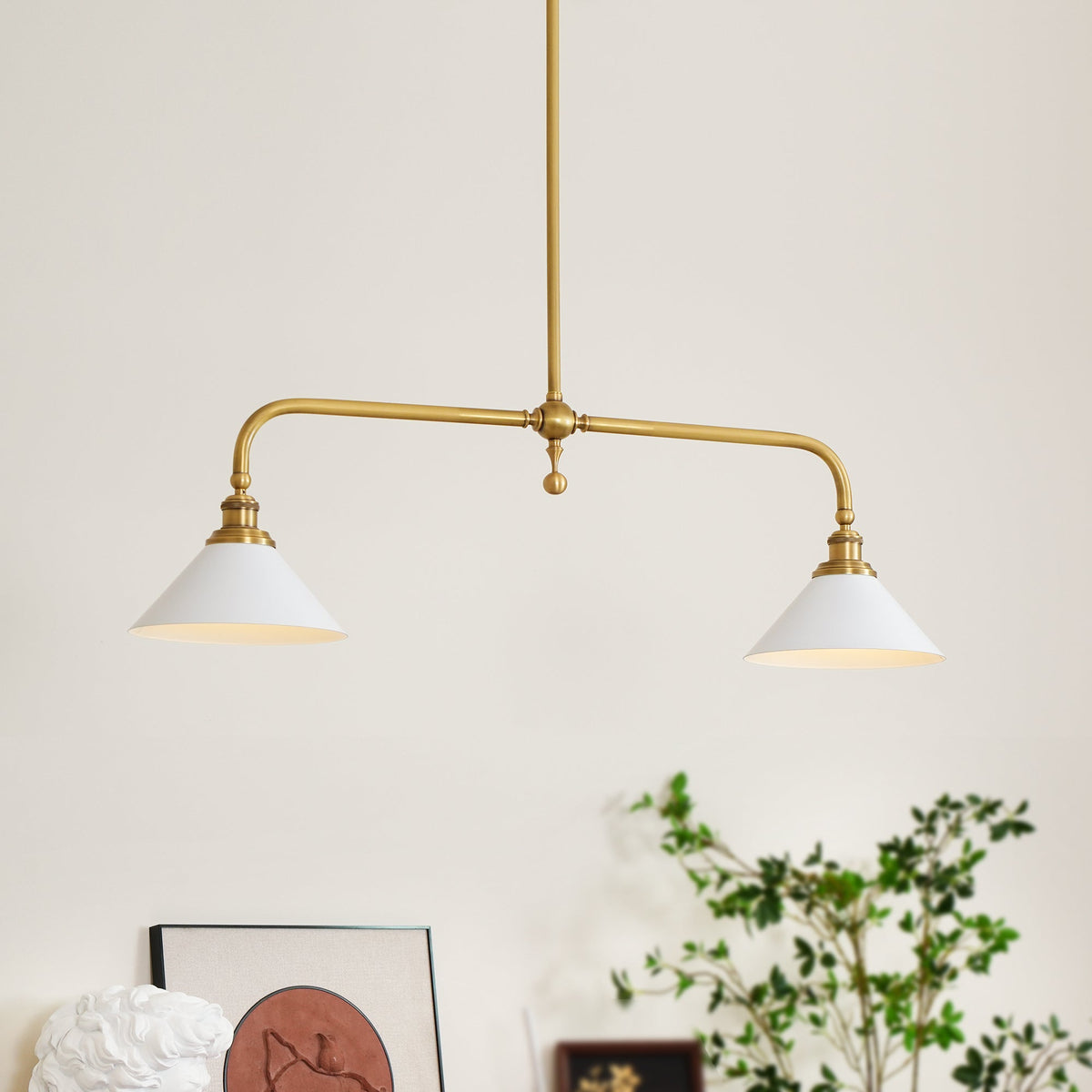 Lampa Wisząca Vintage z Dwiema Kloszami i Mosiężną Ramą