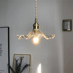 Lampa Wisząca Vintage z Kwiatowym Kloszem Szklanym i Mosiężną Oprawą