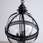 Lampa Wisząca Vintage z Okrągłym Kloszem Szklanym i Dekoracyjną Ramą