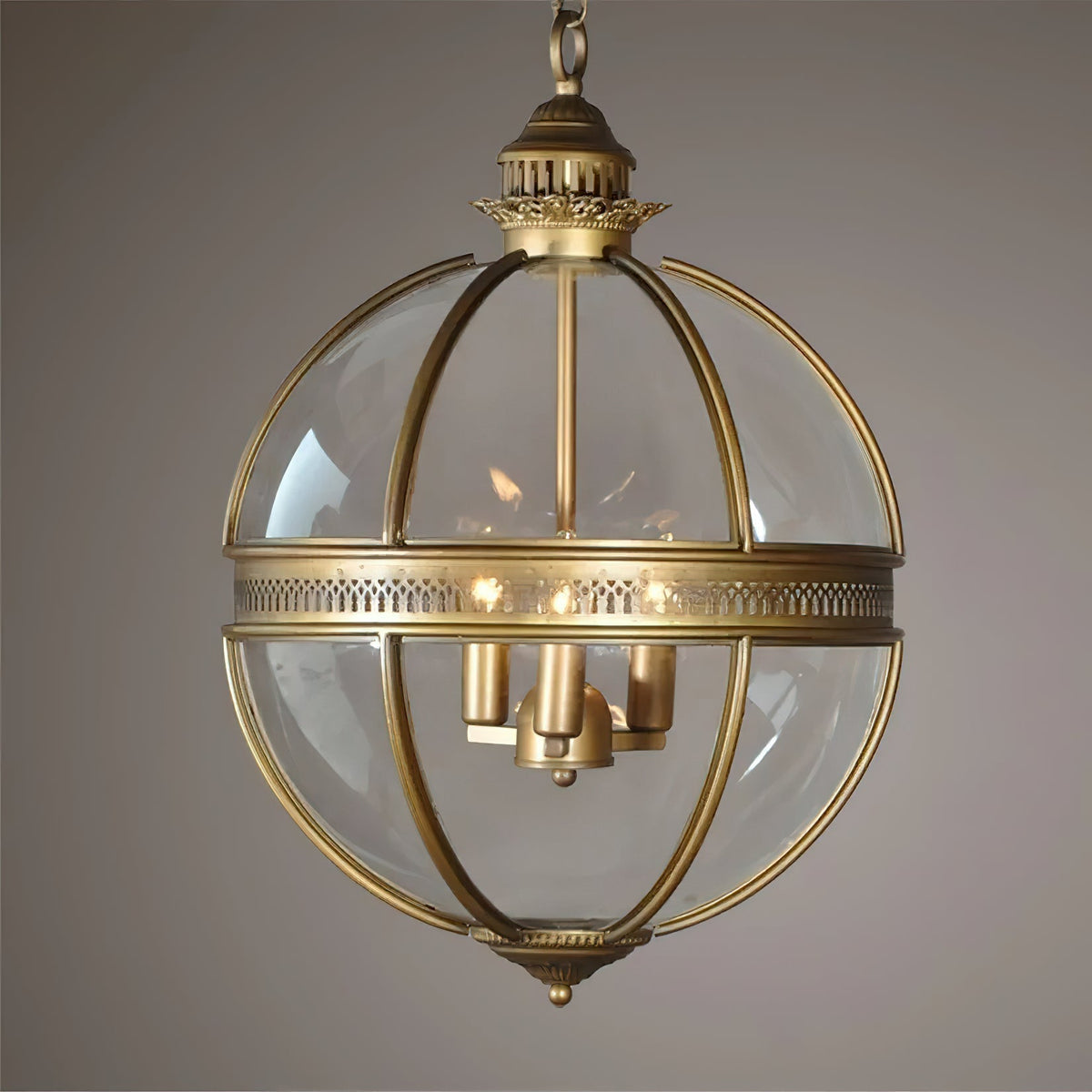 Lampa Wisząca Vintage z Okrągłym Kloszem Szklanym i Dekoracyjną Ramą