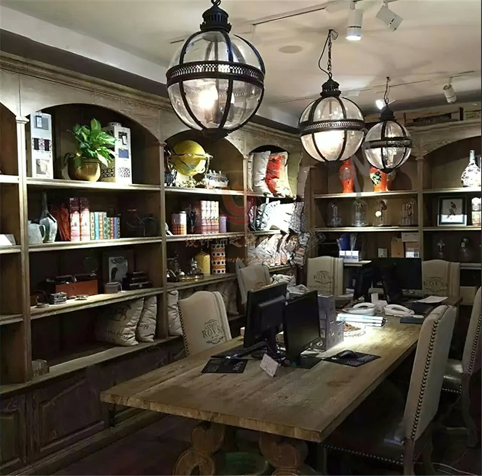 Lampa Wisząca Vintage z Okrągłym Kloszem Szklanym na Łańcuchu
