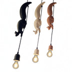 Lampa Wisząca z Figurką Wiewiórki Art Deco z Szyszką