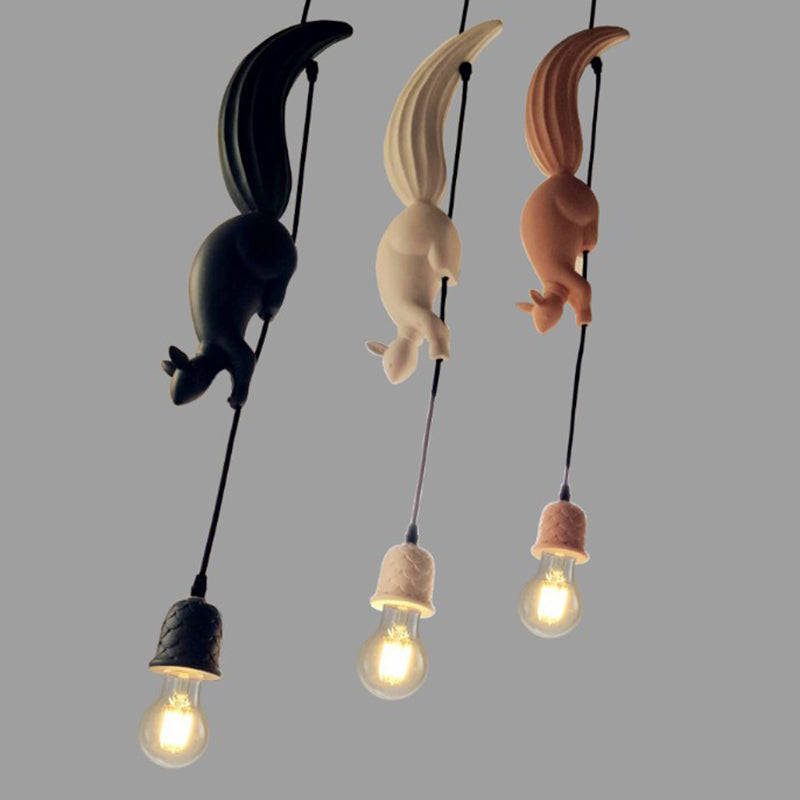 Lampa Wisząca z Figurką Wiewiórki Art Deco z Szyszką