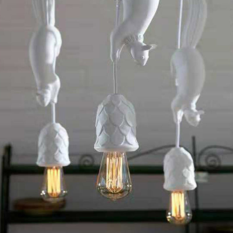 Lampa Wisząca z Figurką Wiewiórki Art Deco z Szyszką