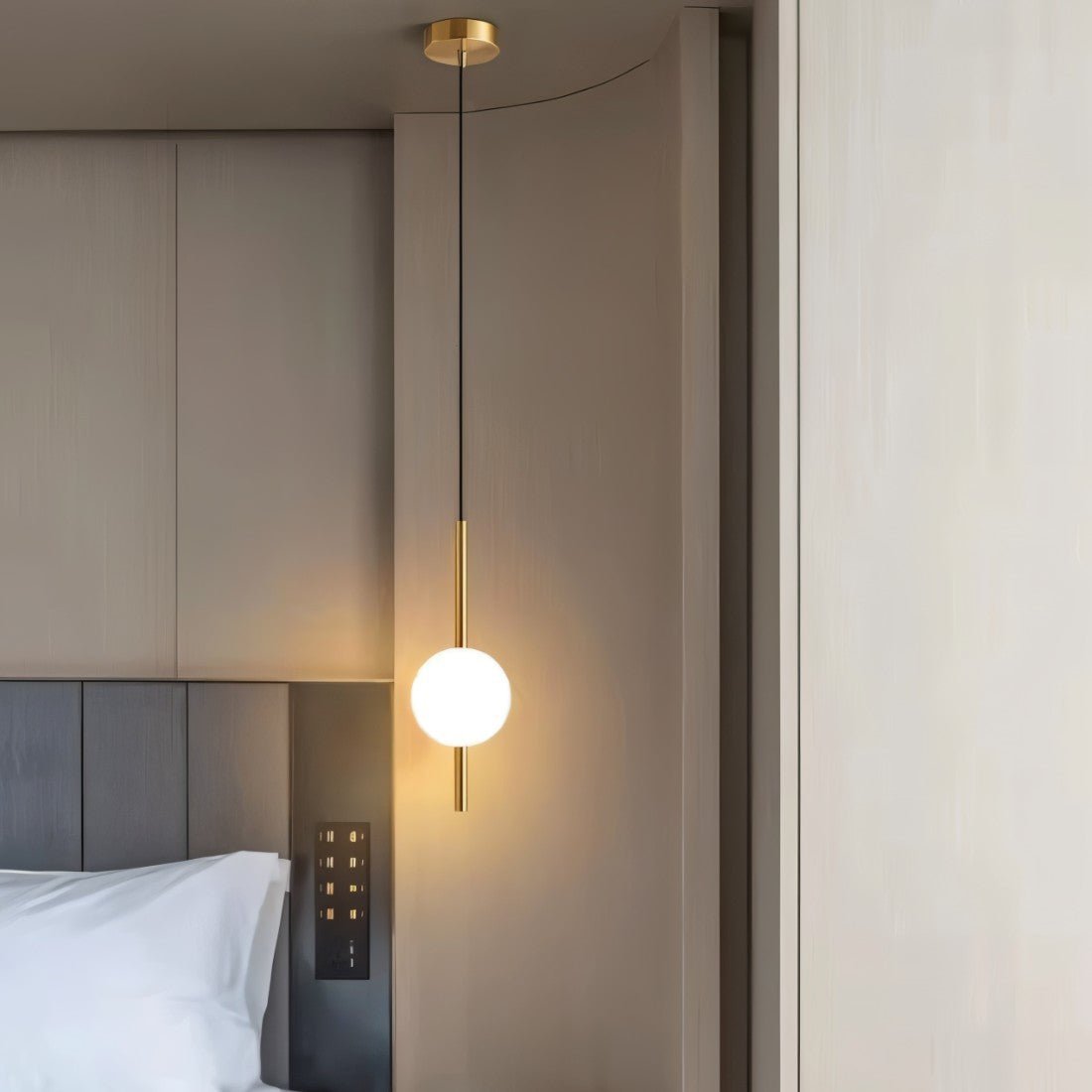 Lampa Wisząca ze Szklanymi Kulami Skandynawska
