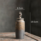 Pojemnik na Herbatę Ceramiczny z Rzeźbioną Pokrywką w Stylu Wabi-Sabi