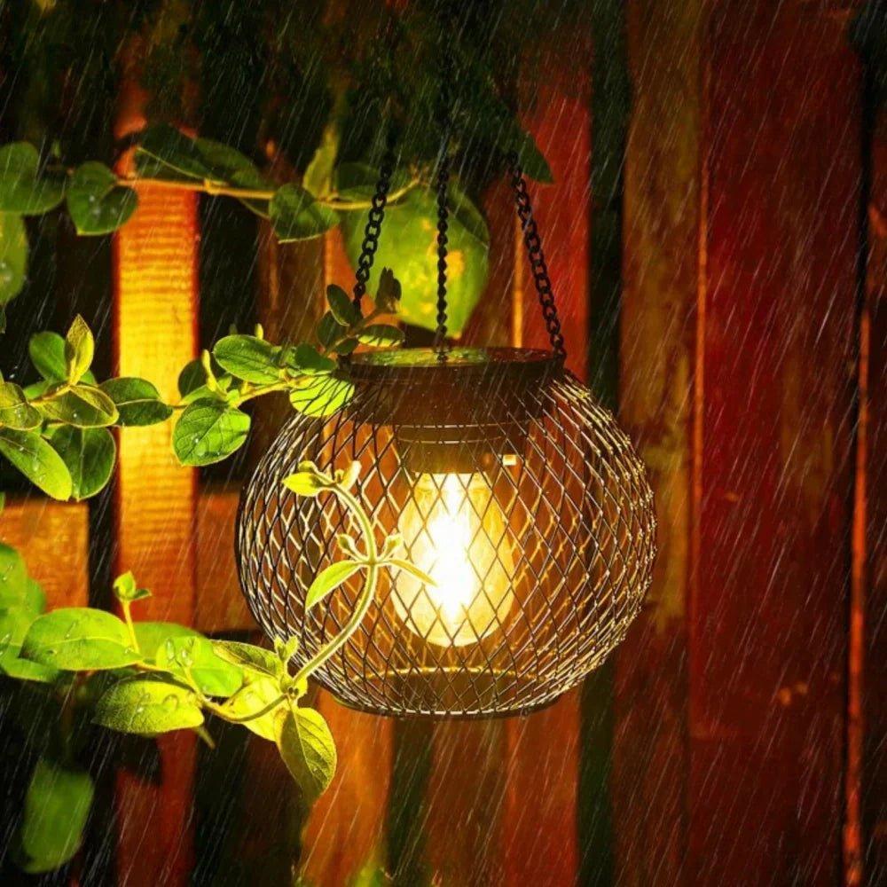 Solarna Lampa Ogrodowa Wisząca z Czujnikiem Zmierzchu i Metalową Siatką